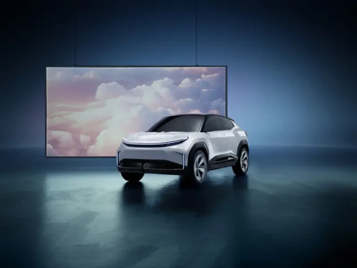 Toyota Pamer SUV Listrik...