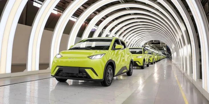 BYD Yakin Industri Mobil...