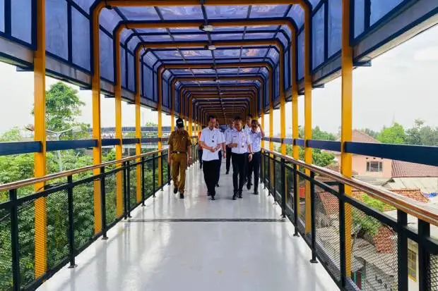 Skybridge Stasiun Bojonggede...