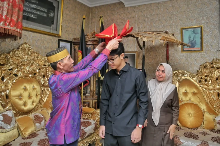 Silaturahmi ke Raja...