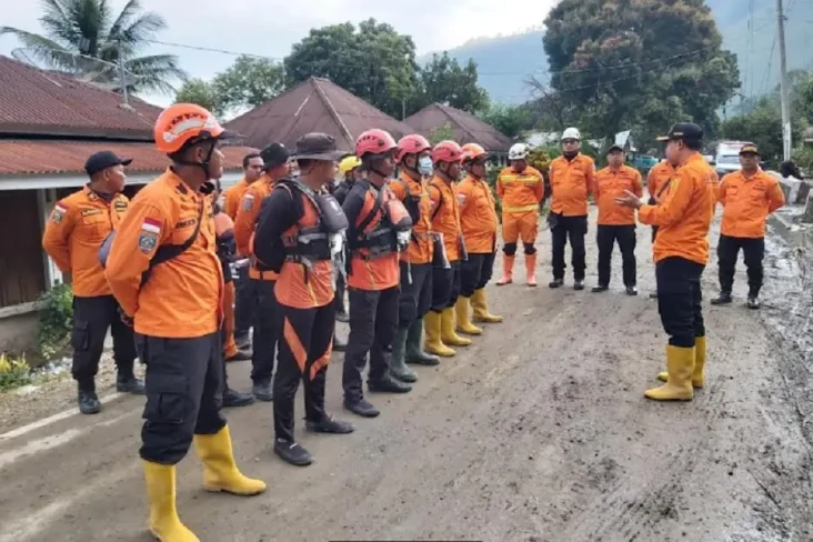 Tim SAR Menyelam ke...