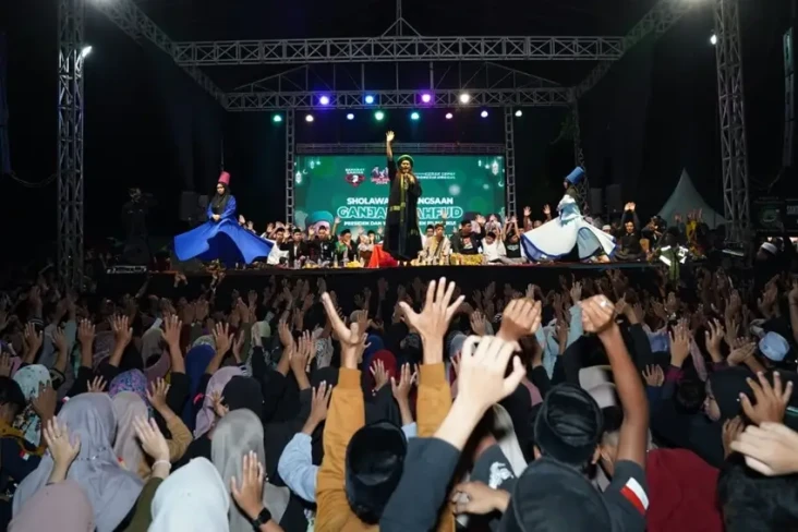 Ribuan Warga Banyumas...