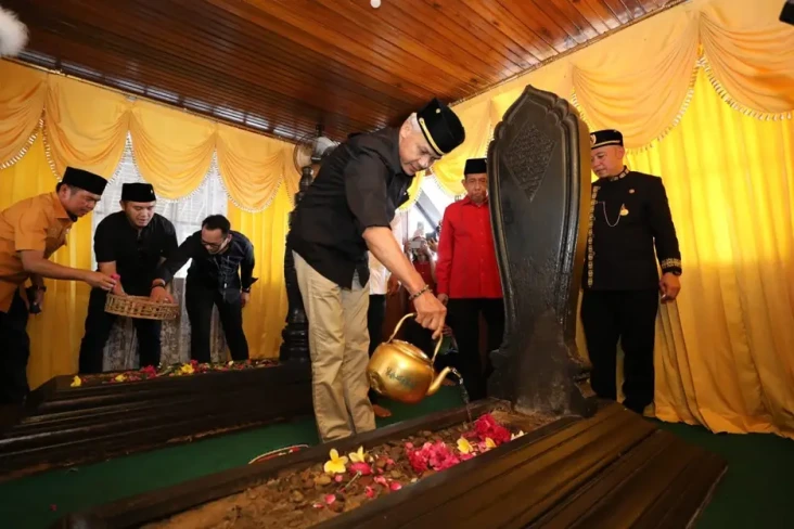 Ziarah ke Makam Raja...