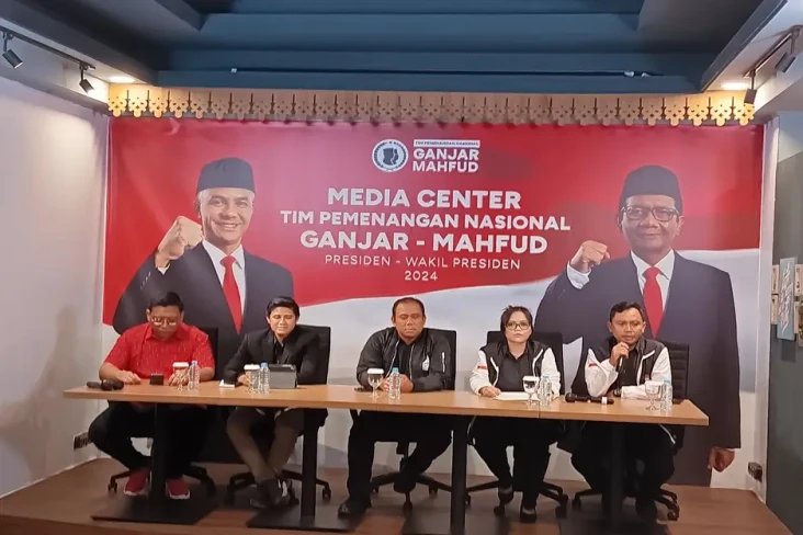 Ganjar-Mahfud MD Siap...