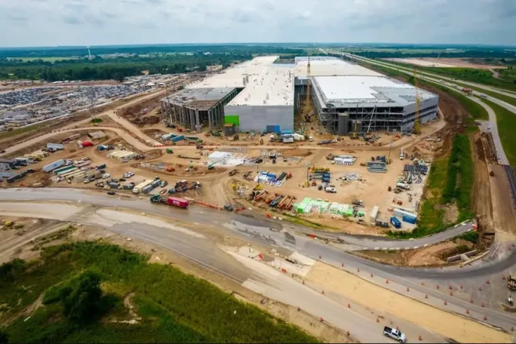 Tesla Garap Proyek Terbaru,...