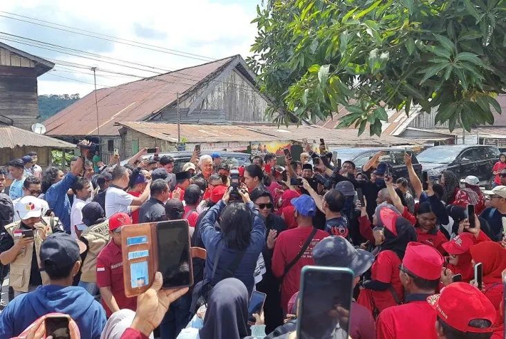 Kunjungi Pasar Loa Kulu...