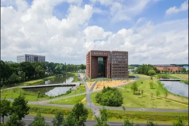 10 Universitas Terbaik...