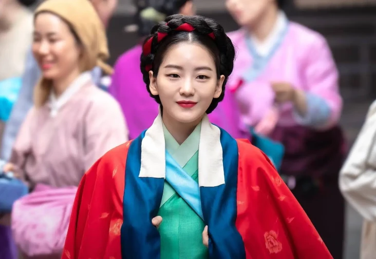 7 Drakor Cho Yi-Hyun...