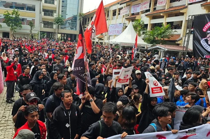 Dihadiri Eros Djarot,...