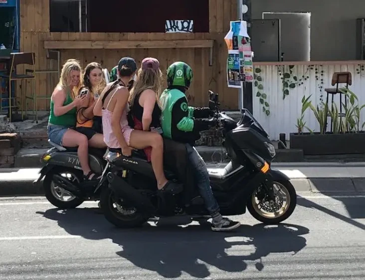 Viral! Bule di Bali...