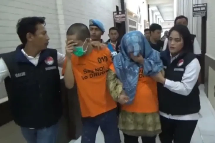 Parah! Wanita Pejabat...