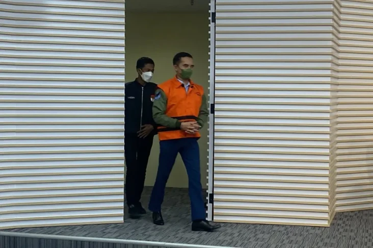 KPK Resmi Tahan Mantan...
