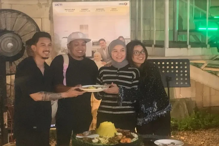 Rayakan Setahun Sinetron...