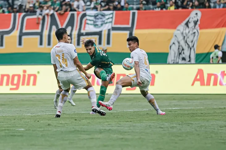 Hasil Liga 1: Persebaya...