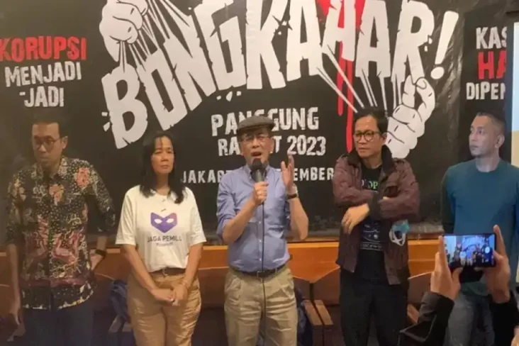 Peringati Hari Anti...
