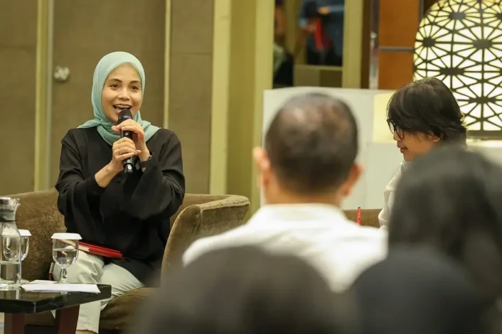 Siti Atikoh Ajak Masyarakat...