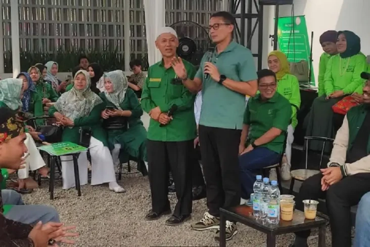 Kunjungi Sumatera Barat,...