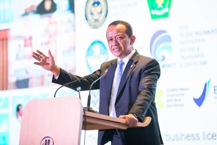 Di Hadapan Pemodal Singapura,...