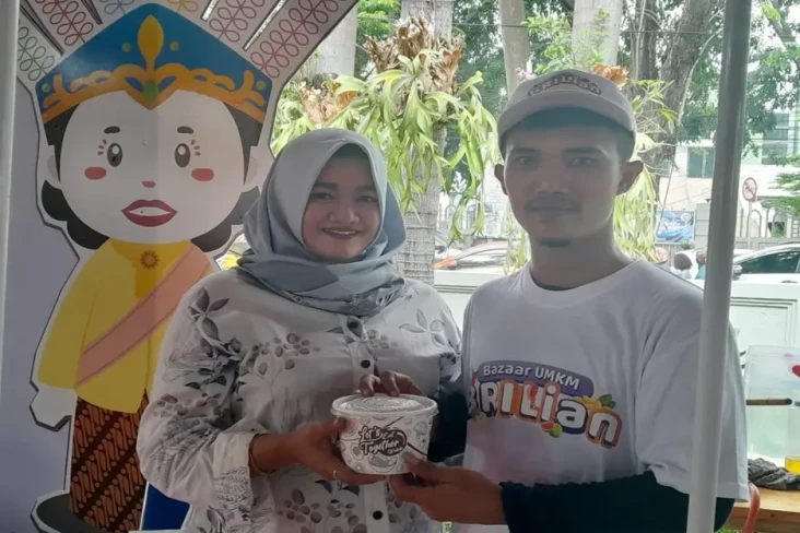 Memberi Makna Indonesia,...