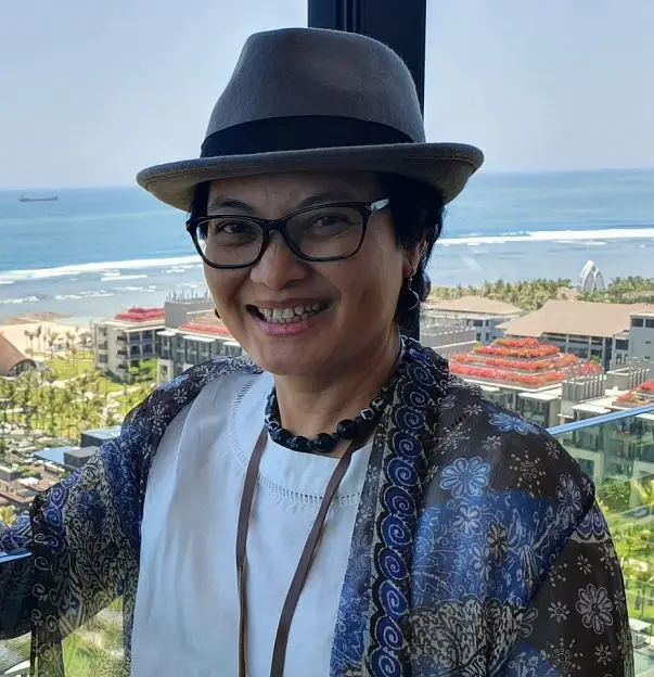 Profil Susi Dwi Harijanti,...