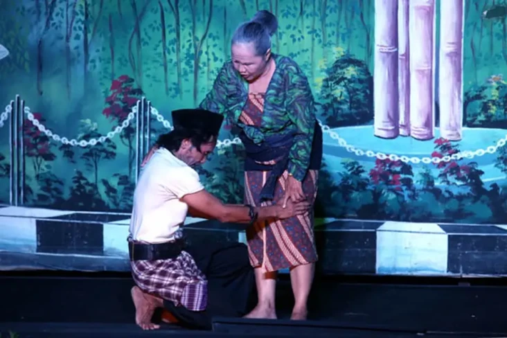 Kisah Sarip Tambak Oso,...