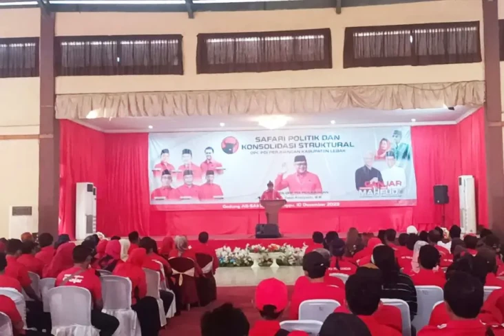 Di Hadapan Simpatisan...