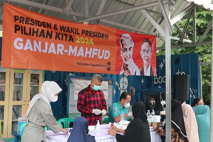 Warga Kampung Robot...