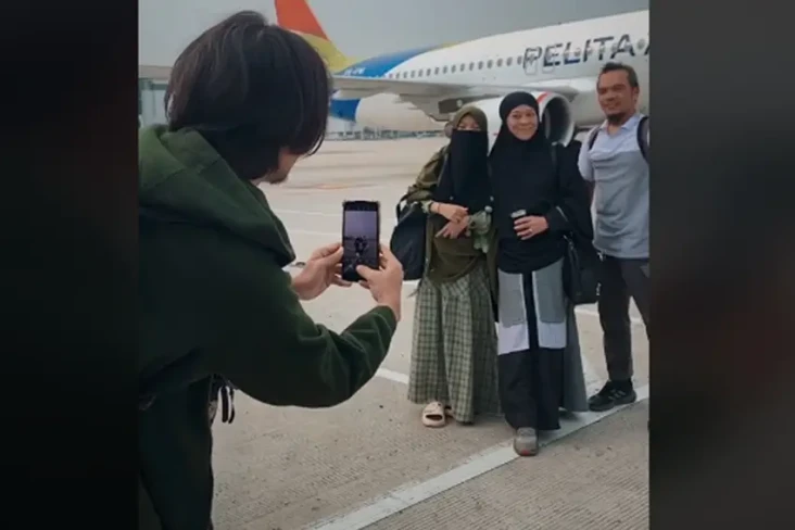 Kocak! Bukan Ajak Foto...