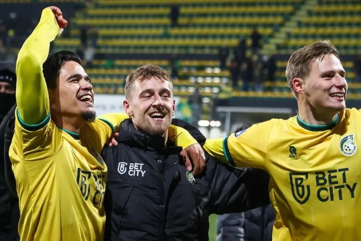 Ragnar Oratmangoen Masuk...