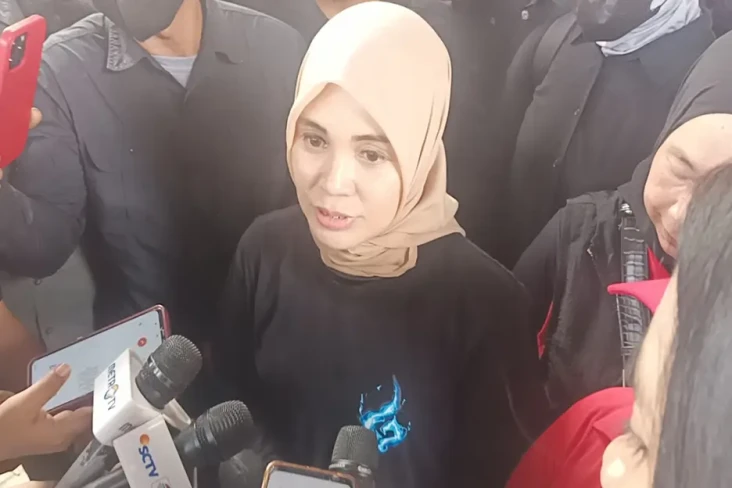 Siti Atikoh Ingin Ganjar...