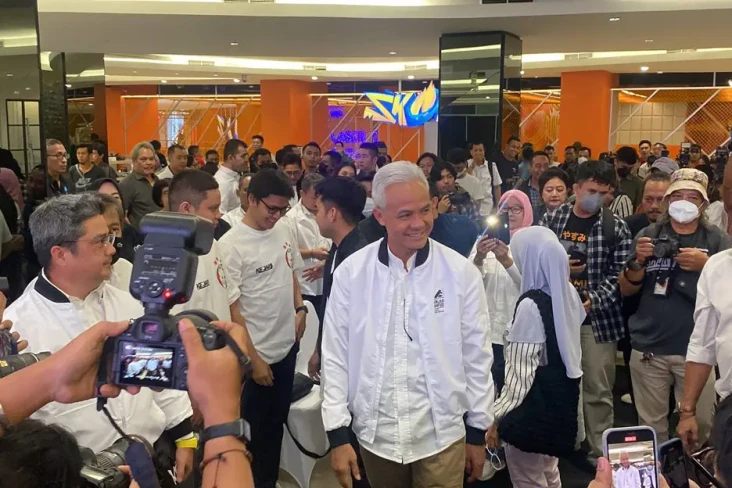 Ganjar Pranowo Hadiri...