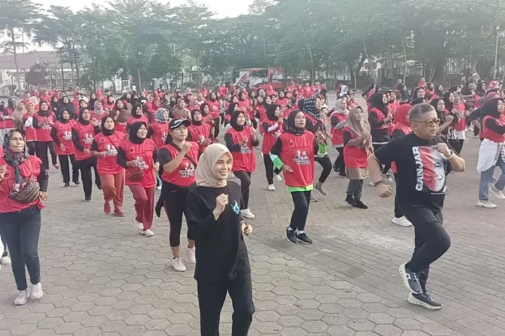 Keseruan Siti Atikoh...