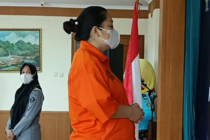 Dicekal Seumur Hidup,...