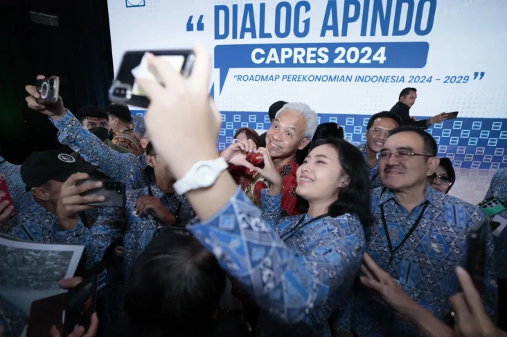 Ganjar Terima Aspirasi...
