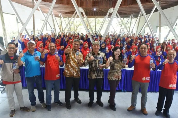 225 Kader Posyandu Banyuwangi...