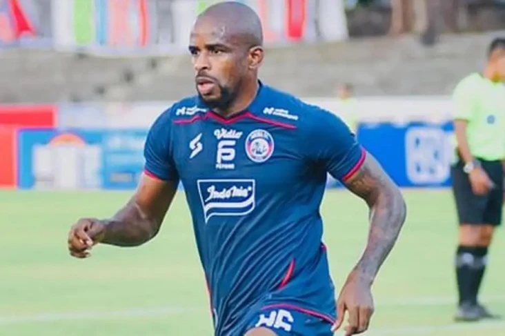 Greg Nwokolo Pertimbangkan...