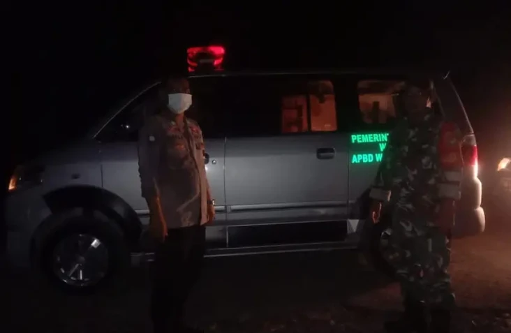Pasutri Tertabrak Kereta...