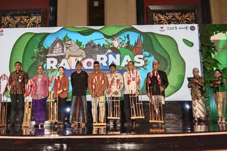 Sandiaga Uno Targetkan...