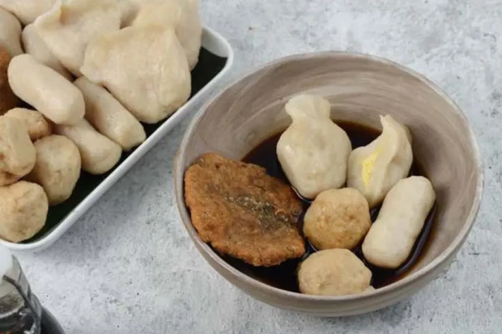 Sejarah Pempek, Makanan...