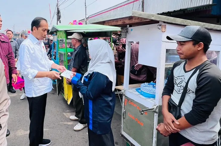 Kamis, Presiden Jokowi...