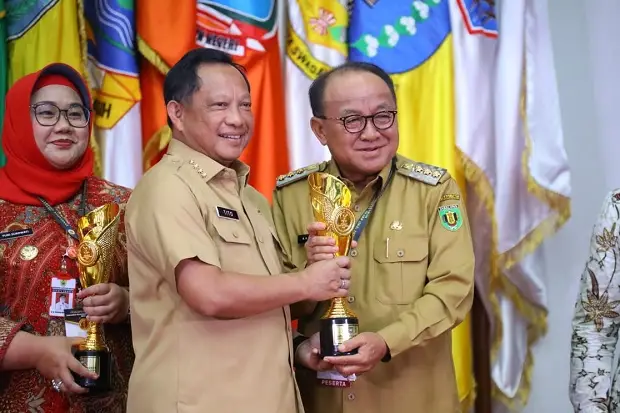 Kado Hari Jadi ke-58,...