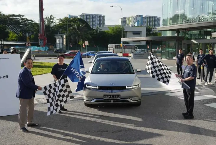Keliling ASEAN, Mobil...