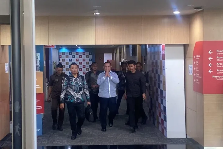 Hari Ini Dewan Pengawas...