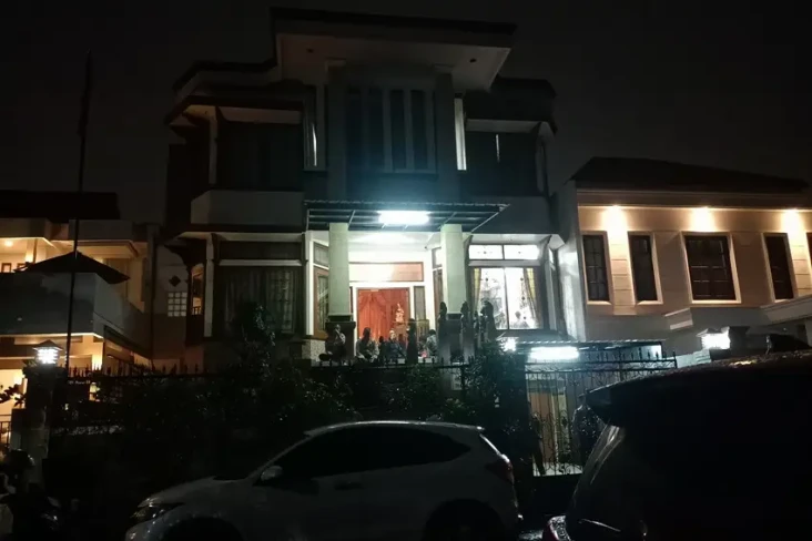 KPK Menduga Ketua Komisi...
