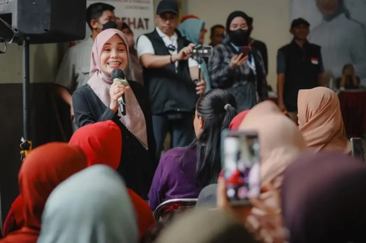 Siti Atikoh Sapa Warga...