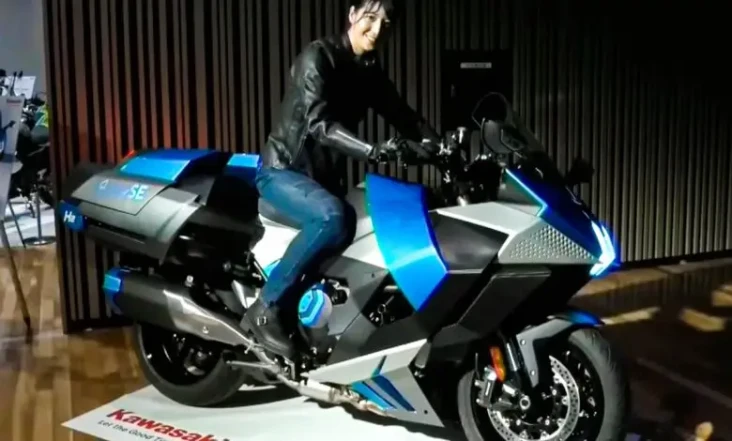 Kawasaki Ninja H2 HYSE...