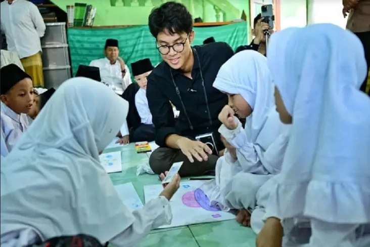 Berbagi Kebahagiaan,...
