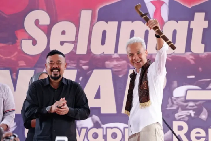 Beri Hadiah Pusaka Bedog...