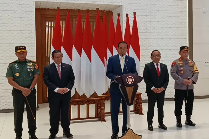 Jokowi Akan Bahas Polemik...