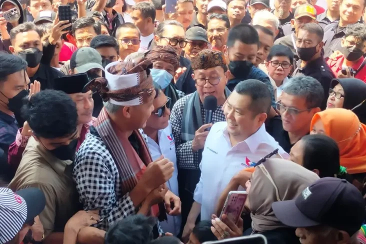 Blusukan ke Pasar, HT...